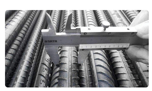 ASTM A615 스테인리스 스틸 강화 바 HRB500 열로 롤드 된 변형 스틸 바 4